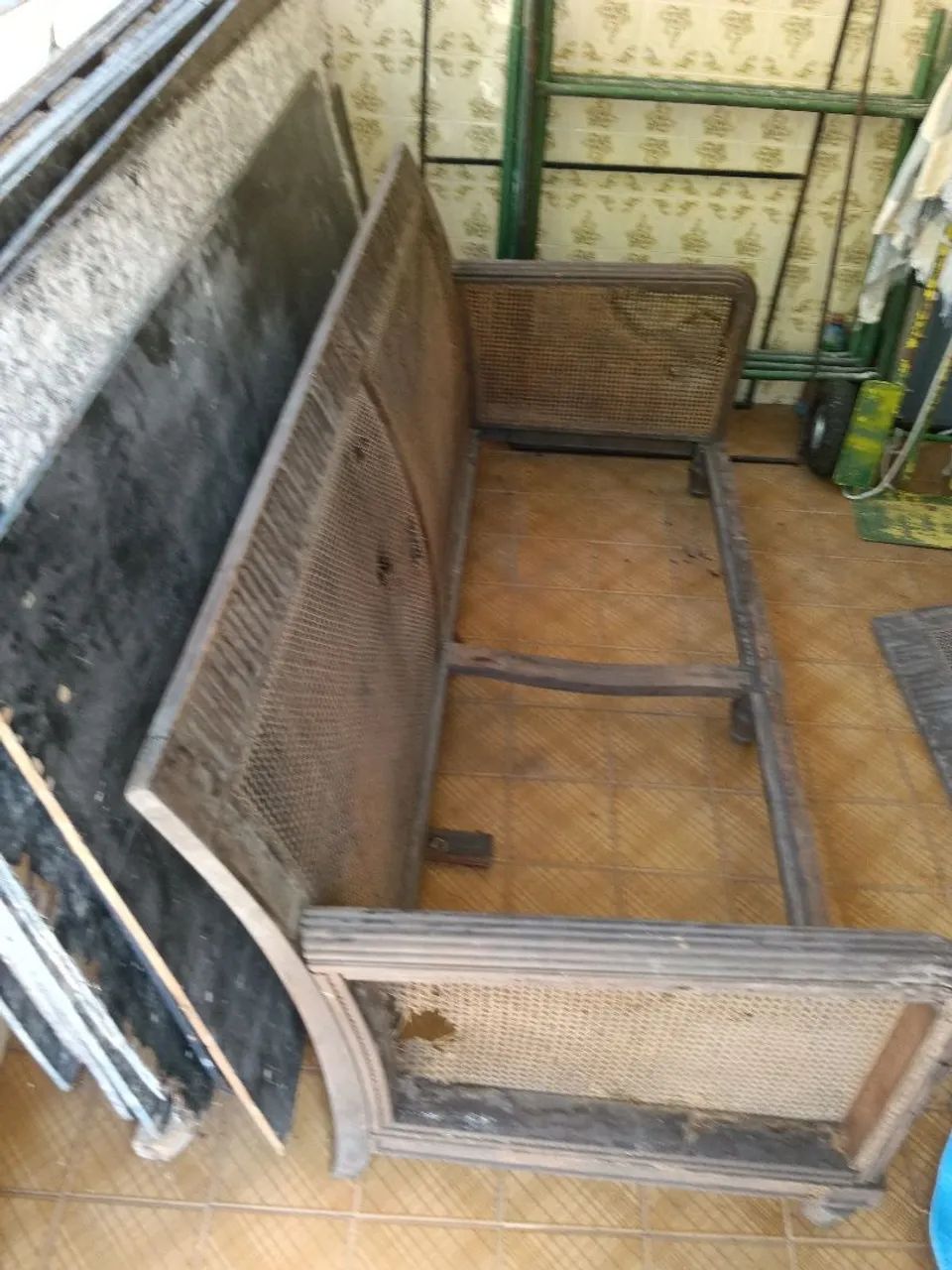 Duas poltronas,um e três lugares  - Foto 5