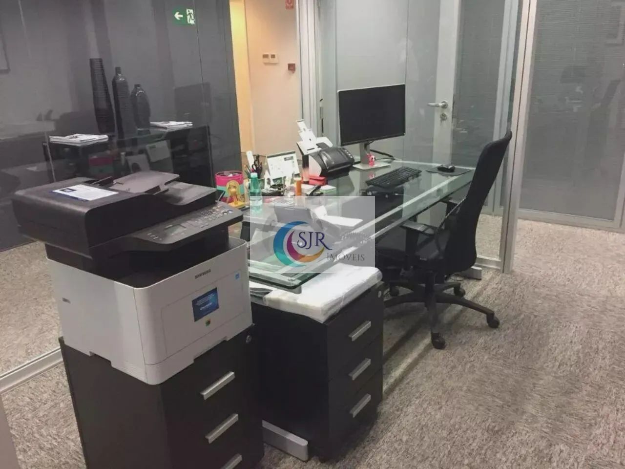 Sala comercial de 426,42 m² com 13 vagas de garagem, piso elevado, forro modular e ar cond - Foto 3