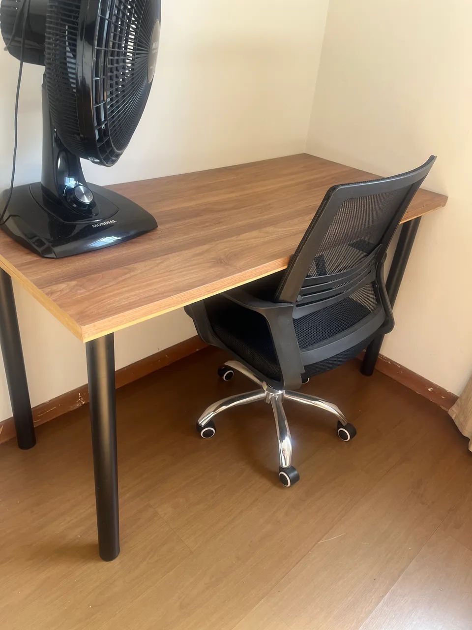 Mesa + cadeira de escritório
