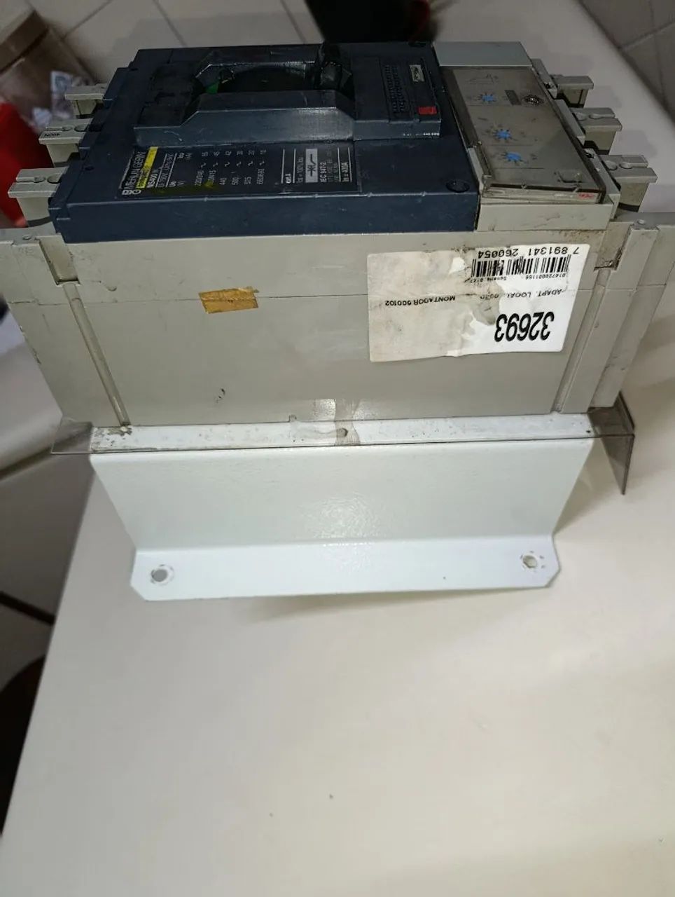 Disjuntor Ns400 N 400a 750v Merlin<br>Gerin Schneider Semi-novo - Foto 4