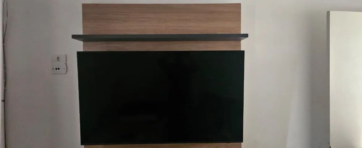 Wall-mounted panel with shelf65578359945985124