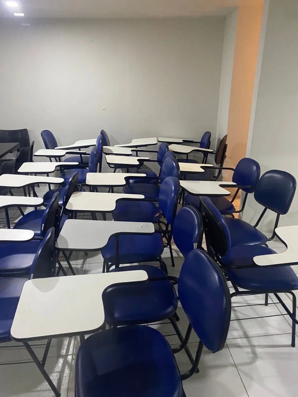 Cadeiras de colégio  - Foto 2