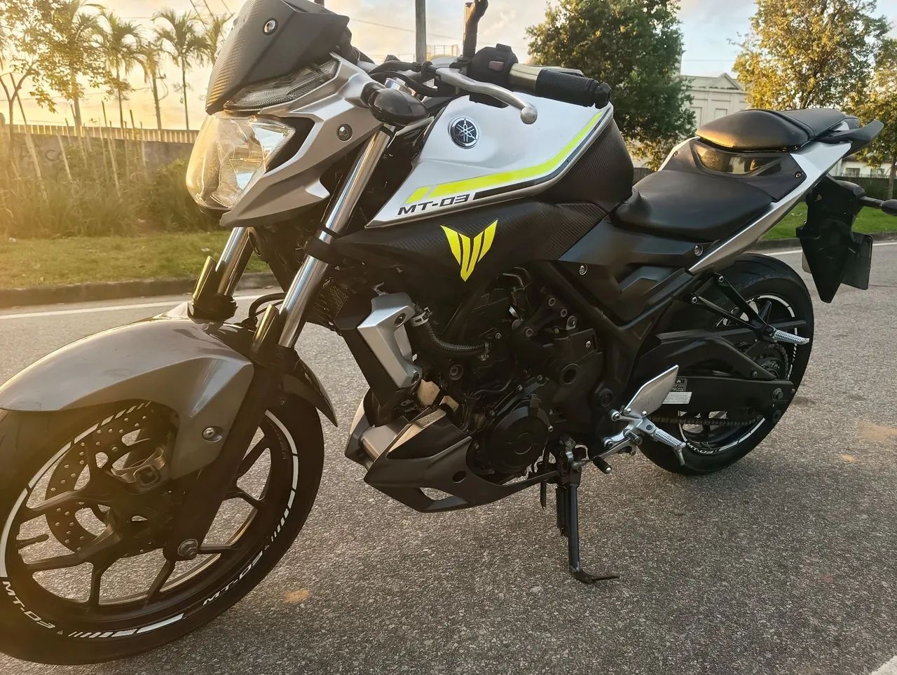 MT 03 Prata 2018