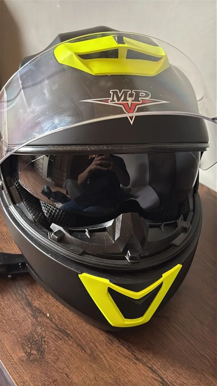 Capacete escamoteável com óculos de escuro. Nunca usado! - Foto 2