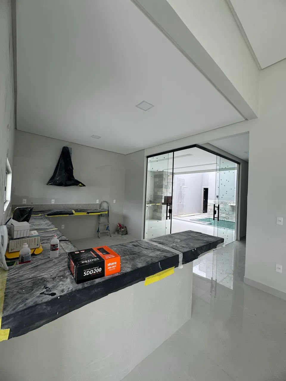 Casa , raio de luz com piscina 10 minutos da orla 