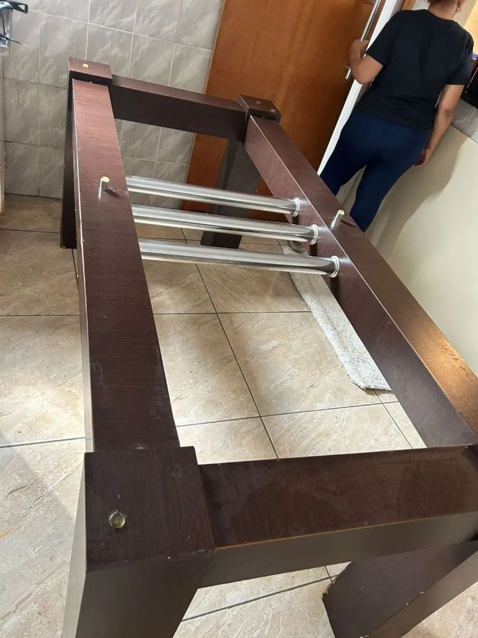 Mesa de jantar 6lugares com cadeiras - Foto 2