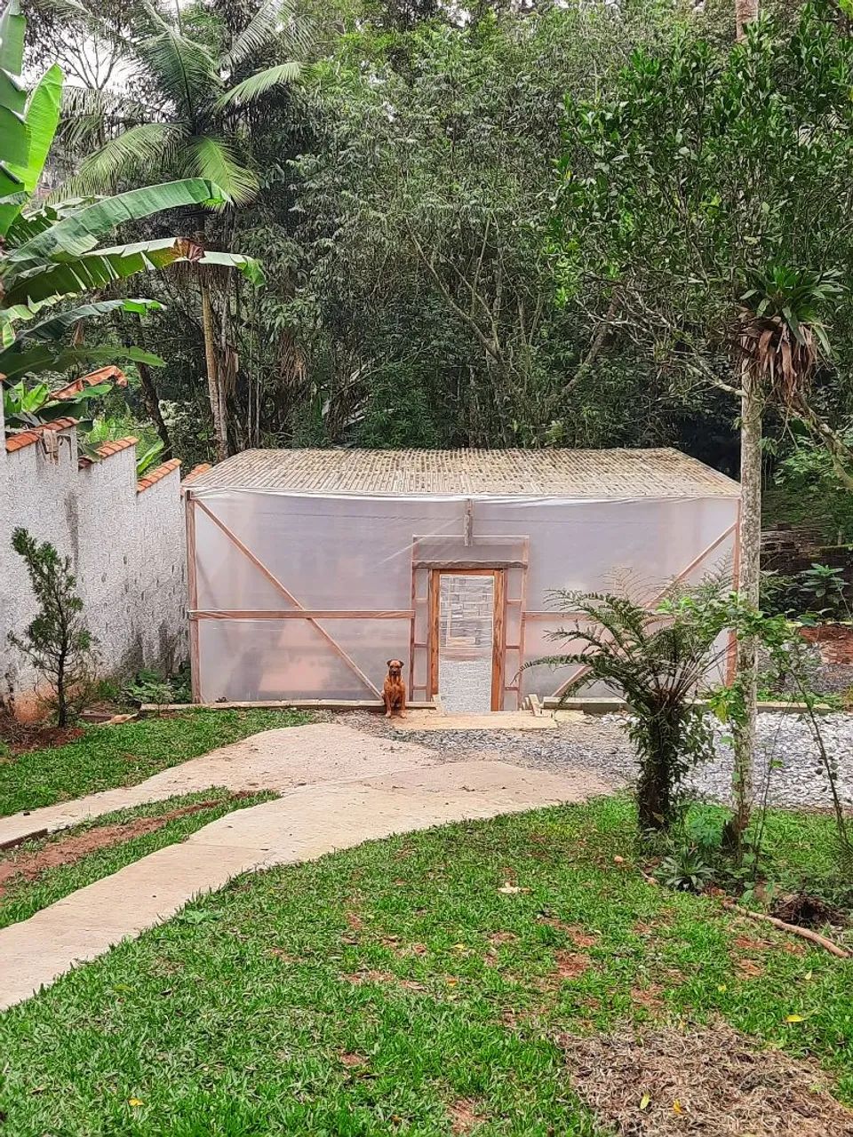 Oportunidade em Embu-Guaçu! Chácara de 600m² com Estufa - Foto 2