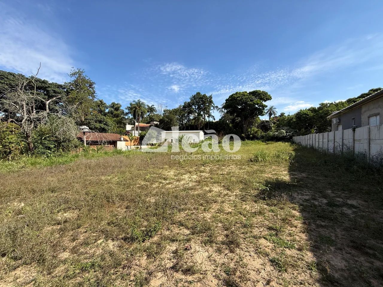 Terreno plano de 2.000 m² no bairro Chácara São Bento, em Valinhos.