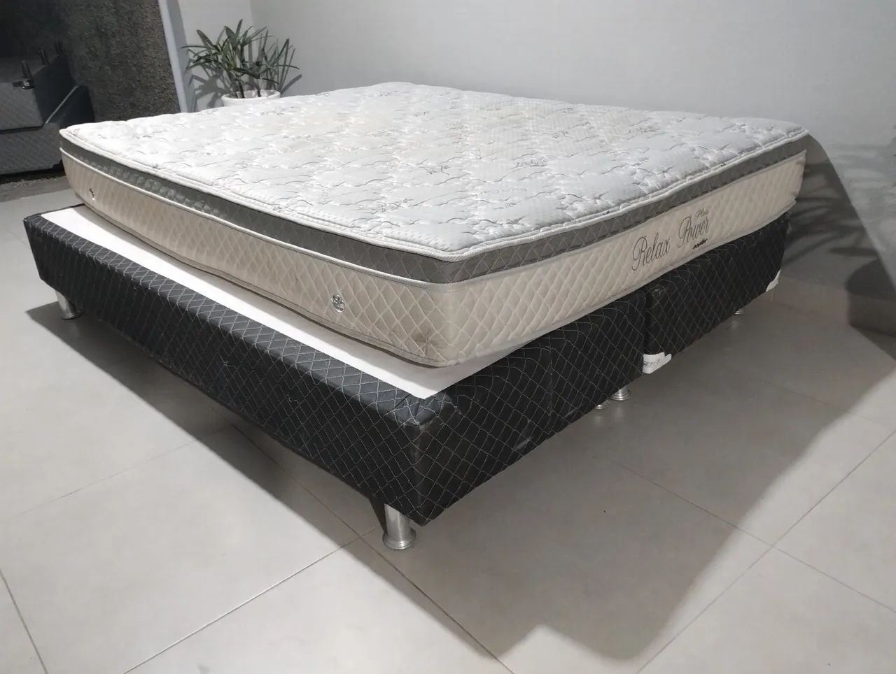 Cama box casal Queen base e colchão entrego ler anúncio 