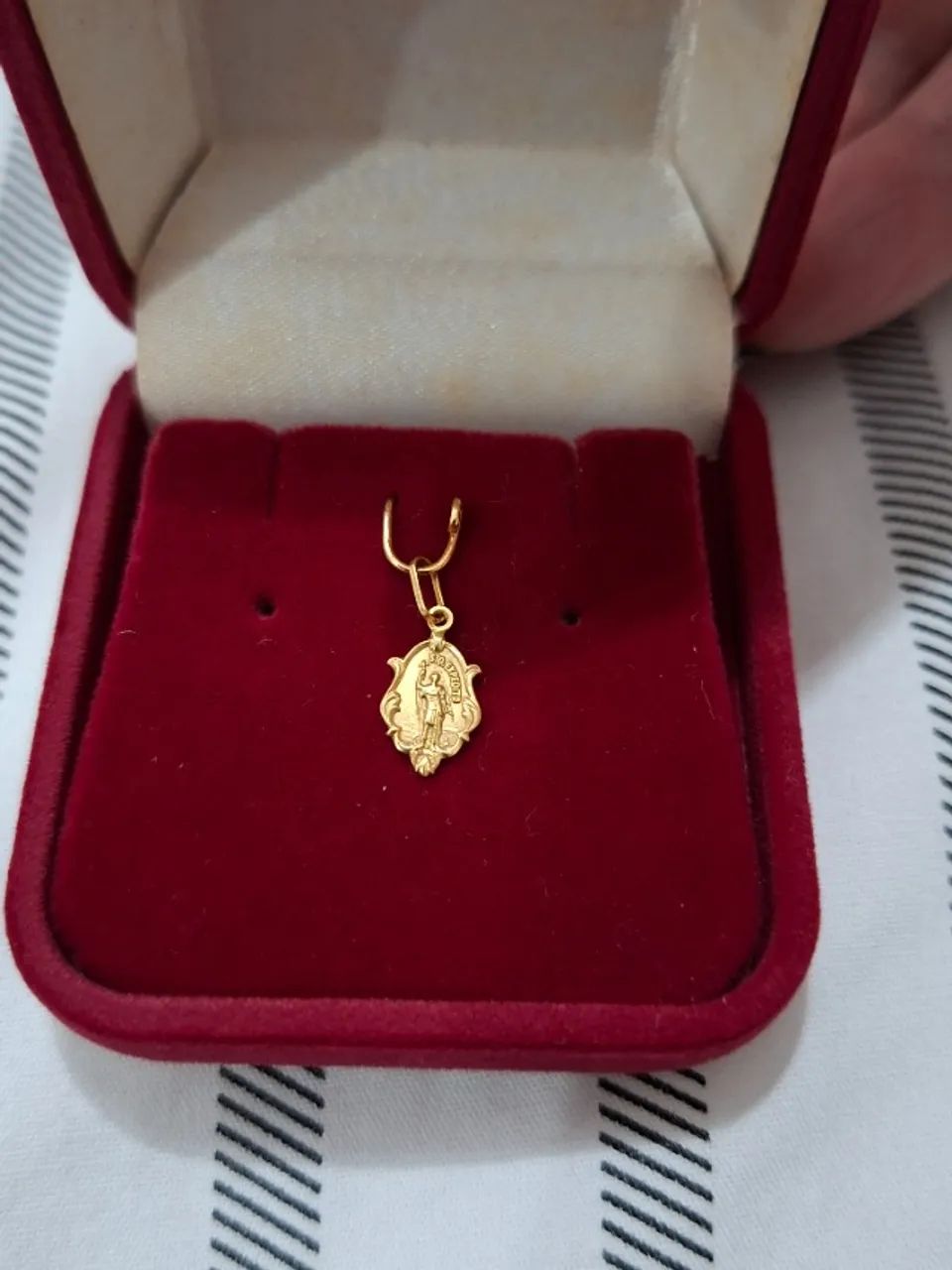 Pingente Santo Expedito ouro 18k amarelo 