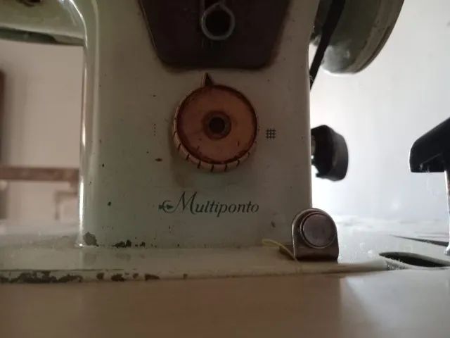 Máquina de costura  - Foto 3