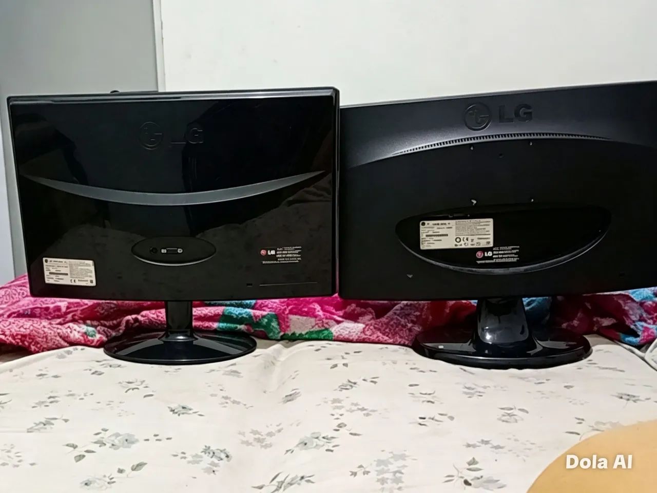 Duas telas de computador,para retirar peças  - Foto 3