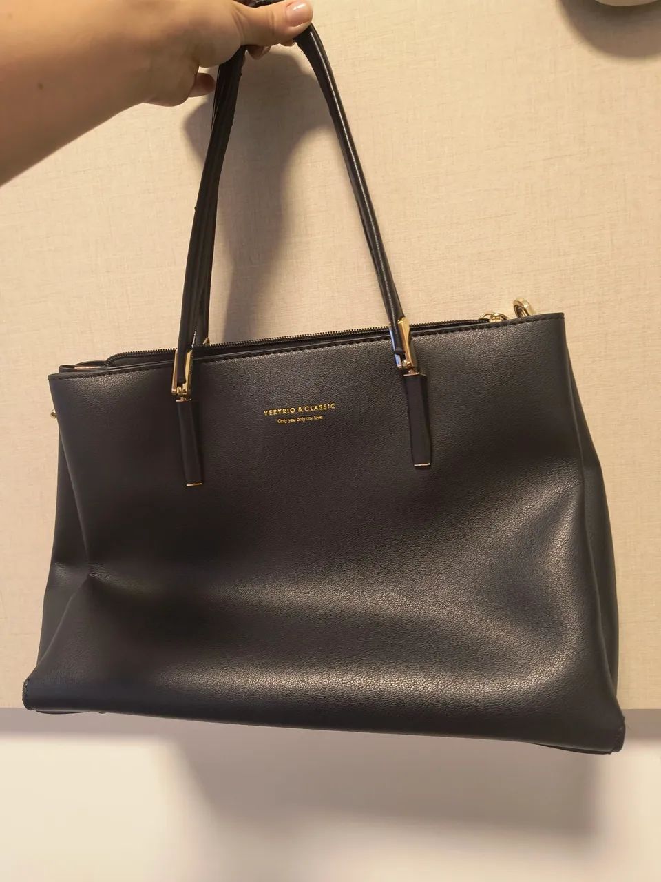 Bolsa preta de ombro 