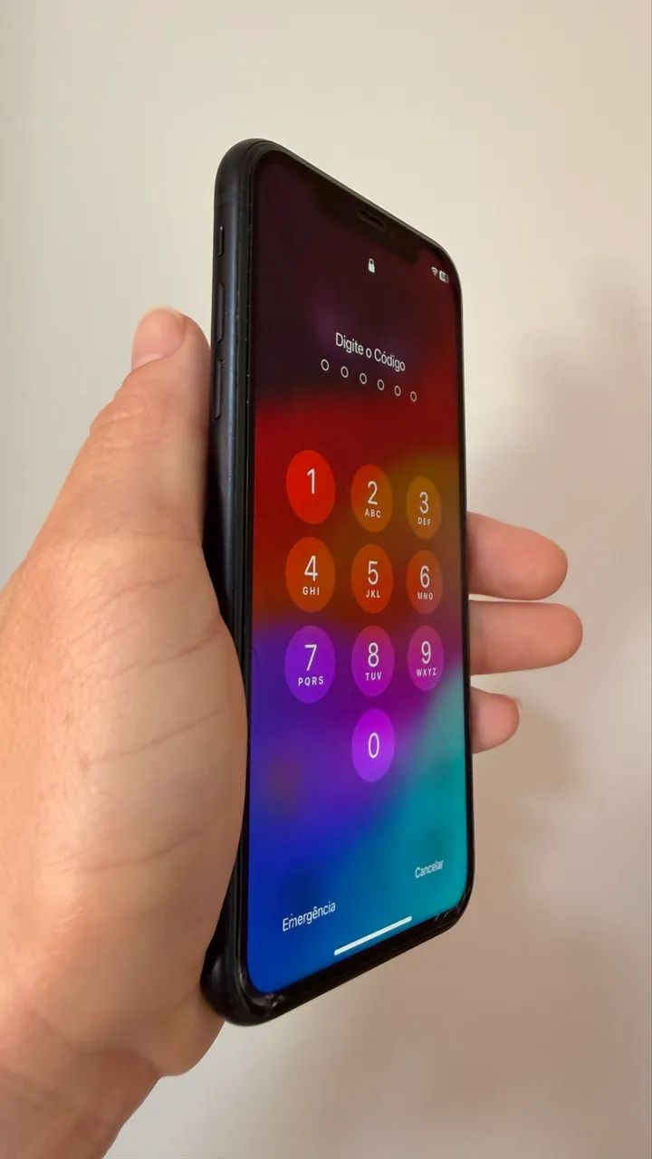 Vendo iPhone XR 128 GB celular em perfeito estado de conservação funcionando tudo  - Foto 3