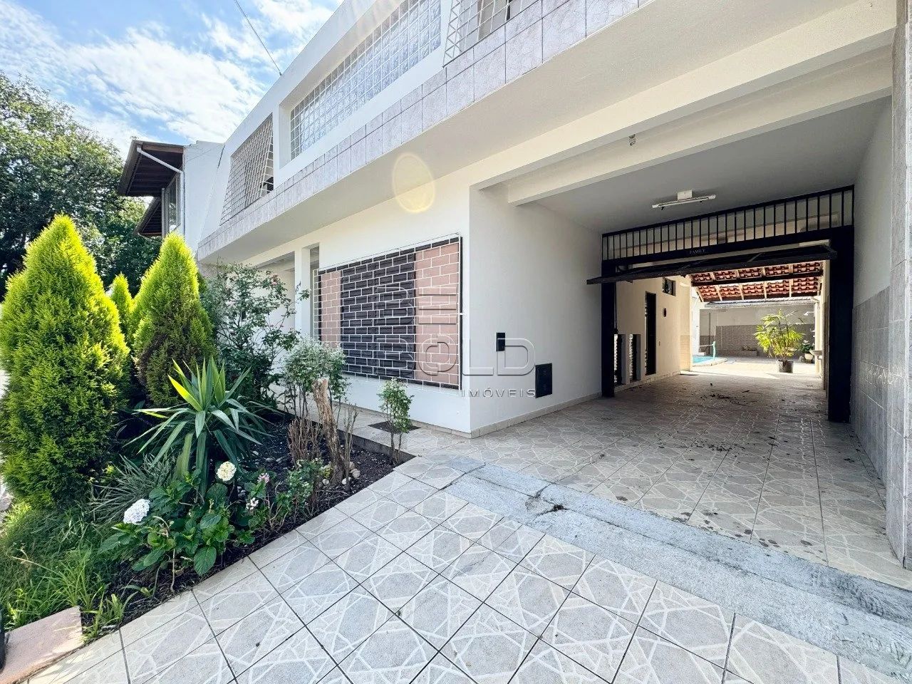 Ampla casa com elevador - Foto 2