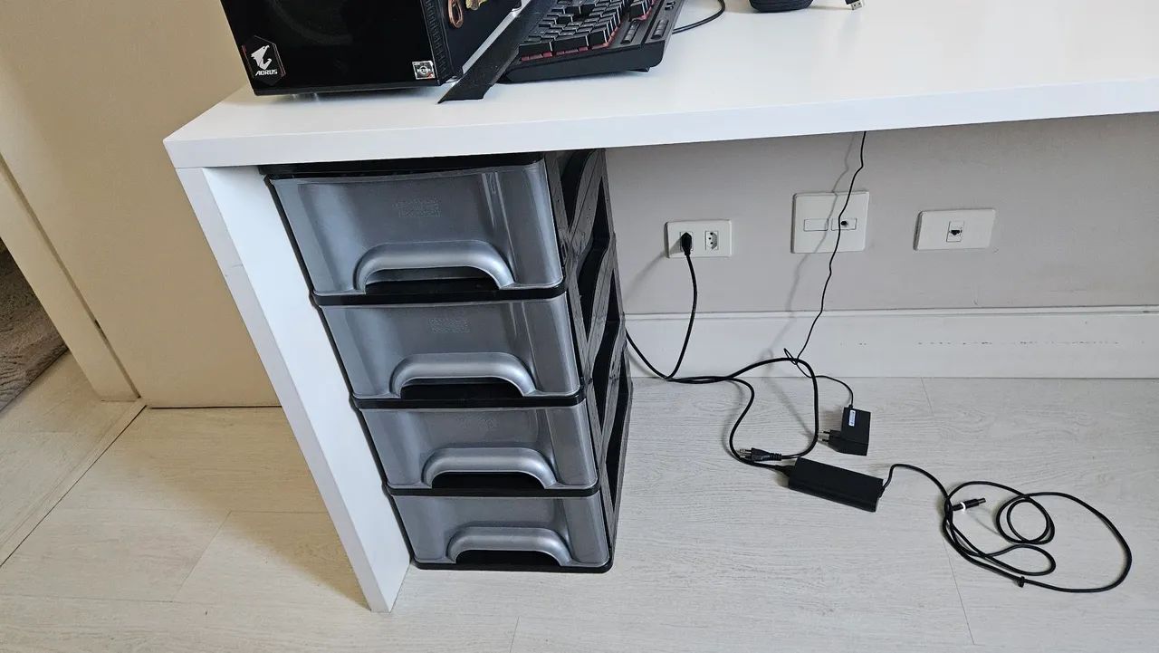 Mesa de estudos ou para PC  - Foto 3