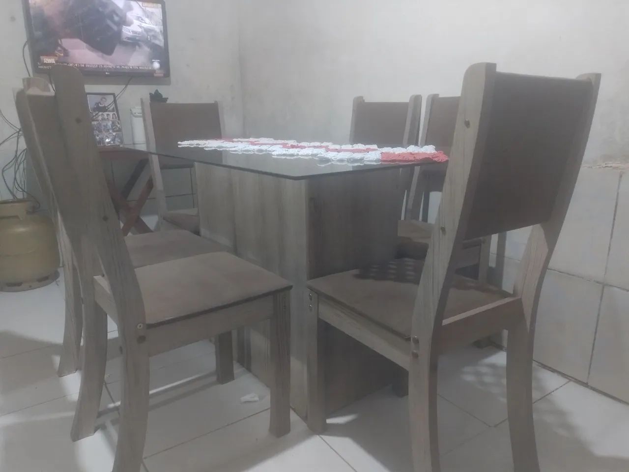 Mesa de vidro com 6 cadeiras - Foto 5