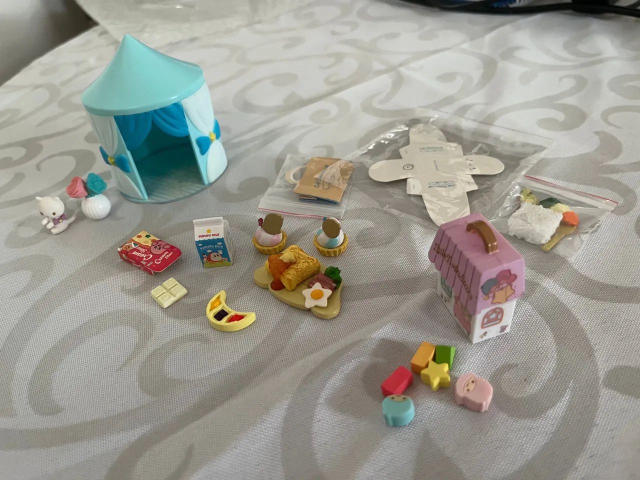 Rement - kirby , kiki e lala e cinnamon roll