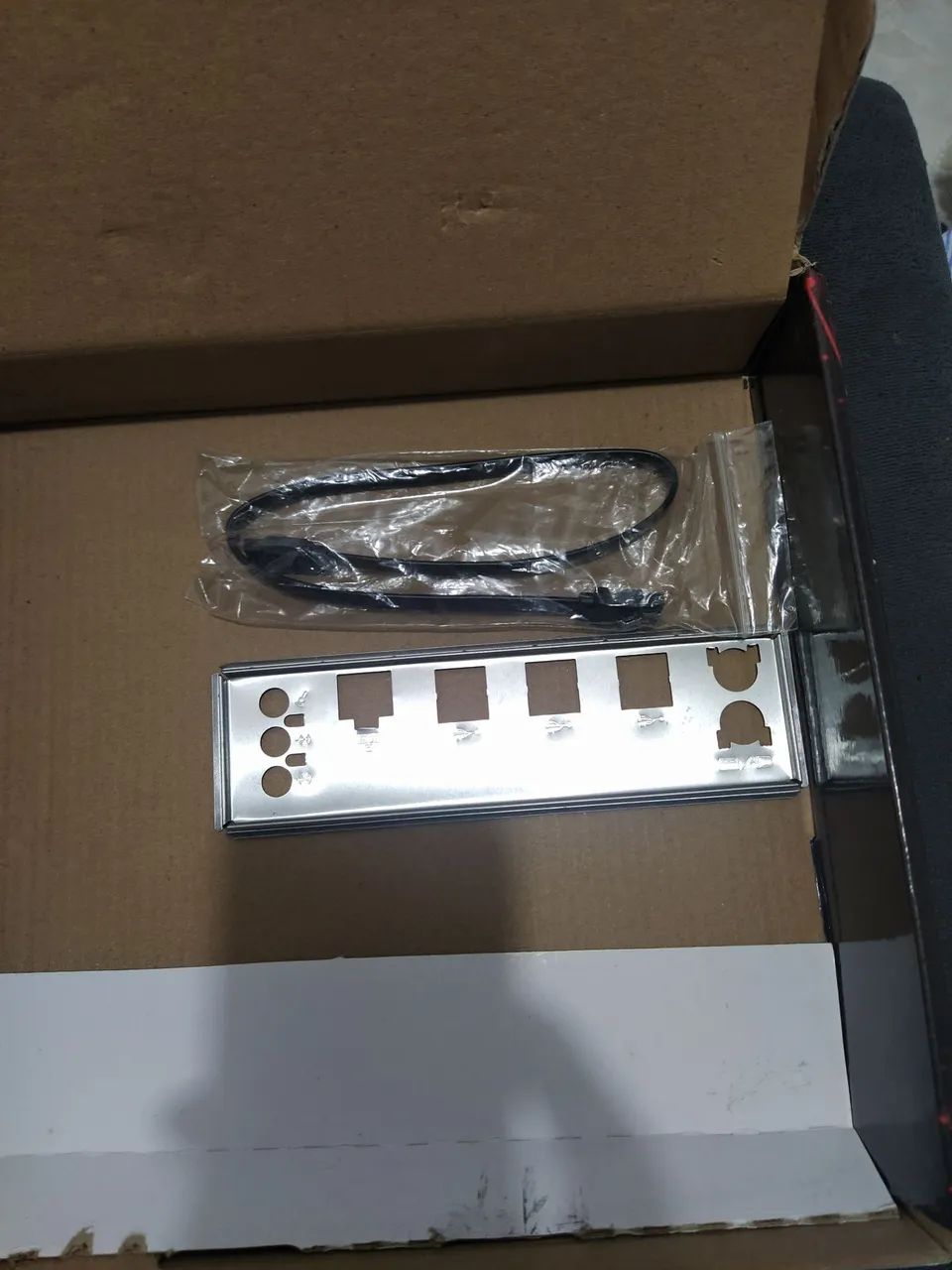 Kit Xeon E2650 V4 e placa mãe x99 da Zsus  - Foto 2