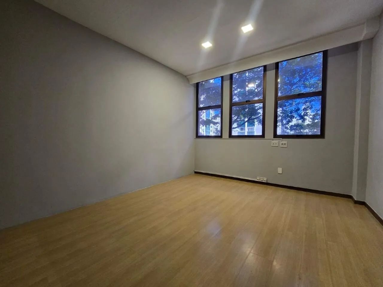 Sala comercial para alugar no Ed. Sibelius - Savassi BH - Foto 5
