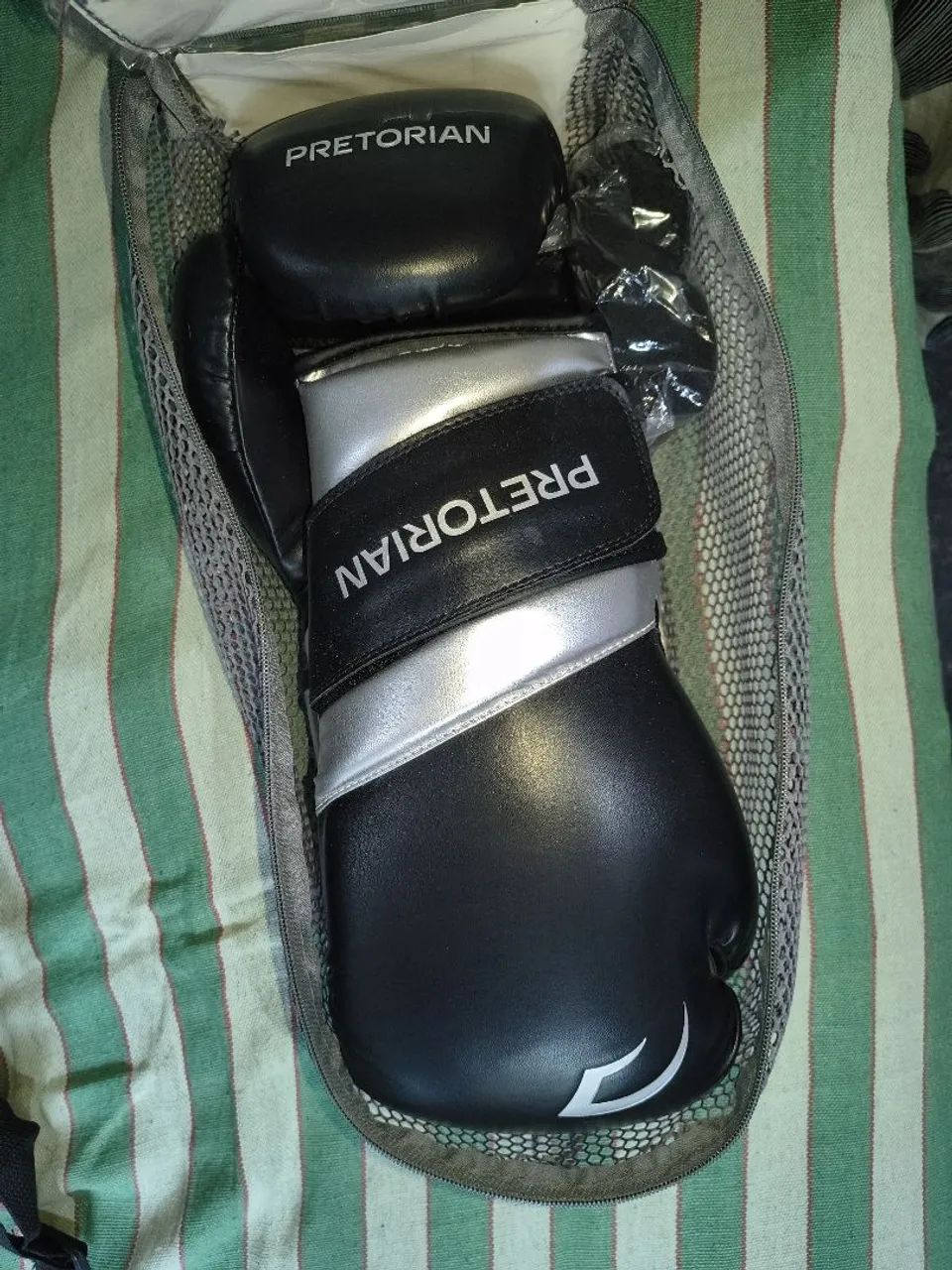 Luva de boxe da marca pretorian - Foto 3