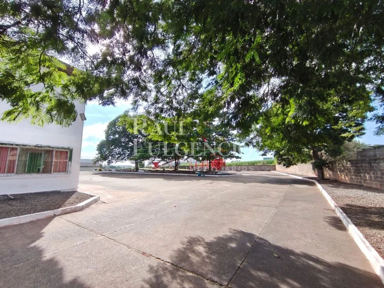 Barracão comercial com amplo estacionamento para alugar em Londrina - Foto 4
