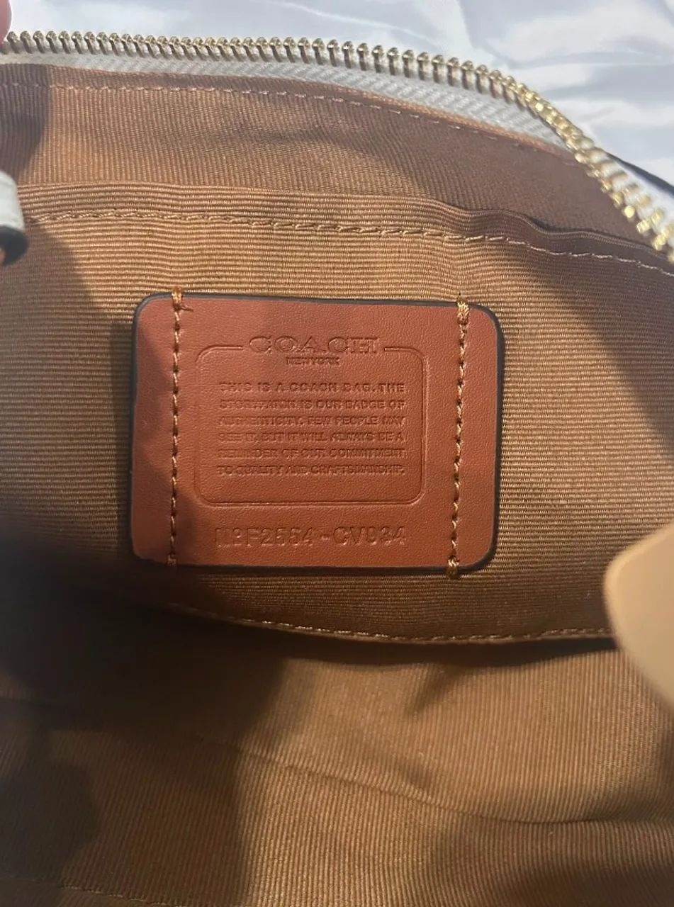 Bolsa Coach Branca 24cm couro  - Foto 3