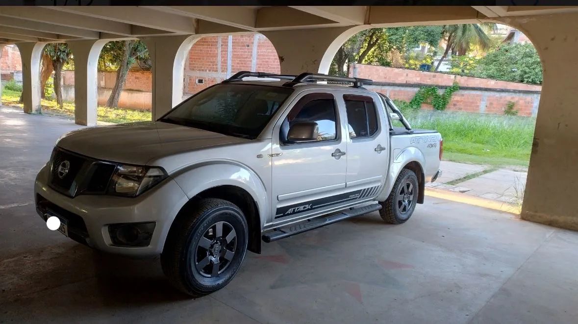 Nissan Frontier Frontier SV ATTACK CD 4x2 2.5 TB Diesel 2014