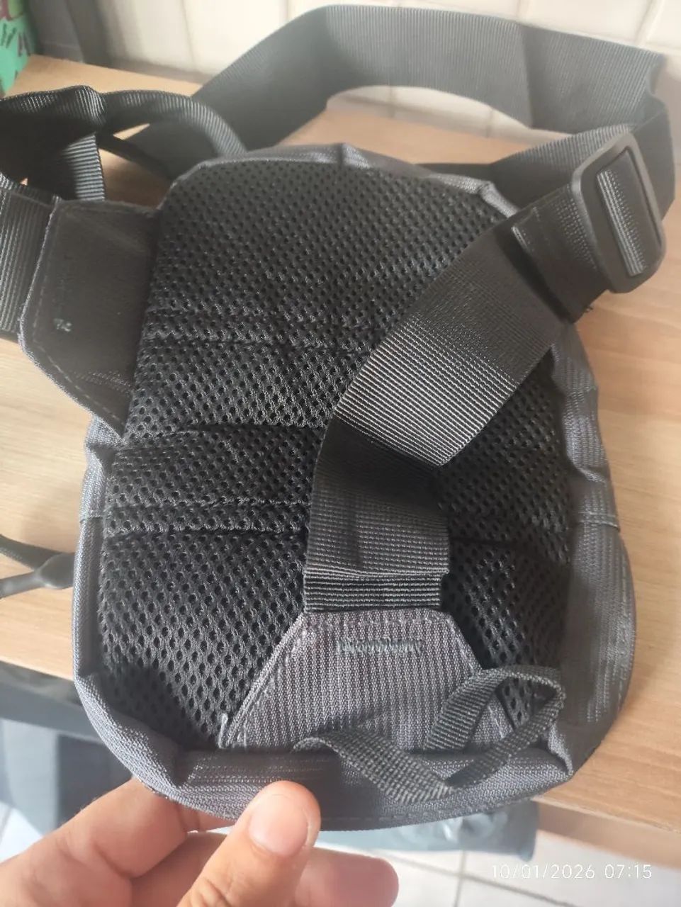 Bolsa tira colo para corrida guardar celular e documentos - Foto 5