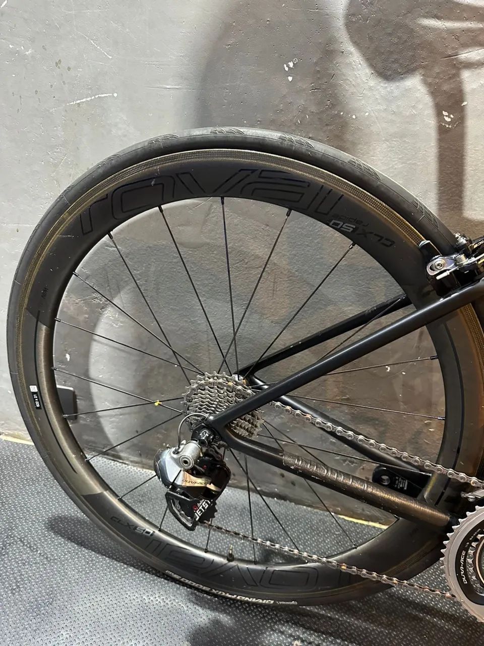 Specialized S-Works Tarmac SL6 com freios de aro - Foto 5