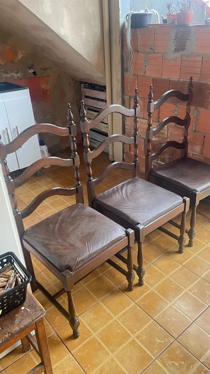 Mesa de madeira com 6 cadeiras - Foto 4