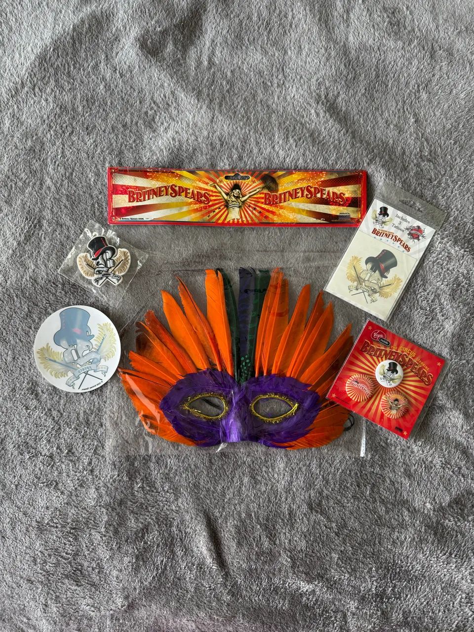Britney Spears Circus Tour (pack) Pins + Mascara 