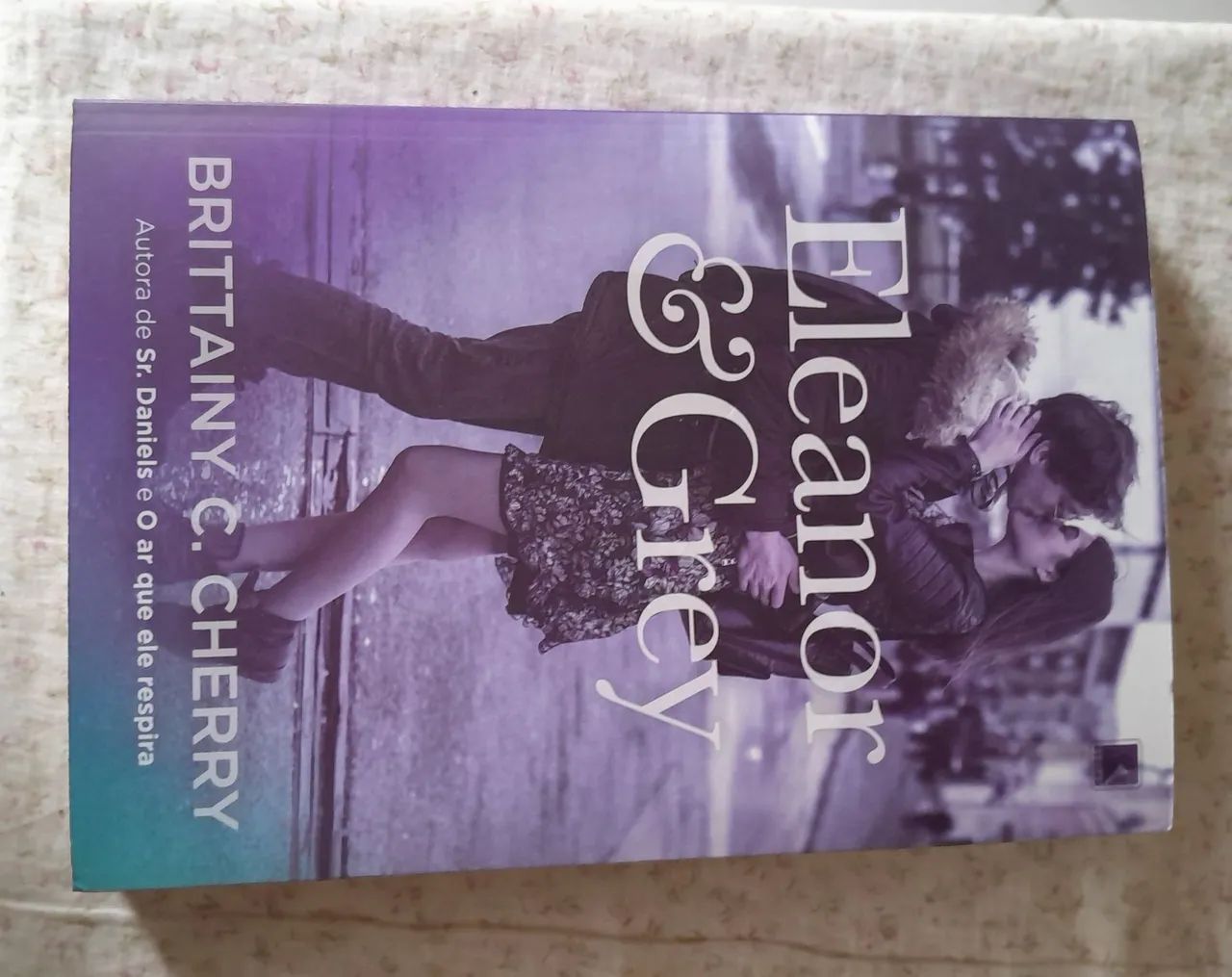 Livro Eleanor e grey 