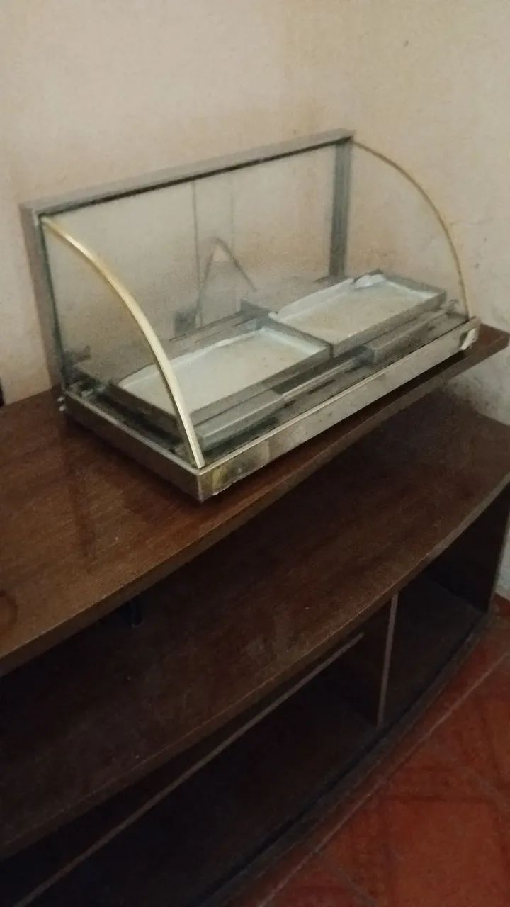 Estufa de salgados., pouco uso, com 4 bandejas, com61cm: larg.,32cm de fundo e 29cm de alt - Foto 3