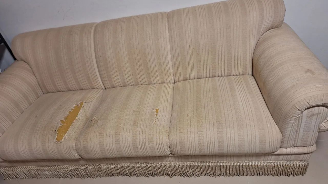 2 sofás + três almofadas