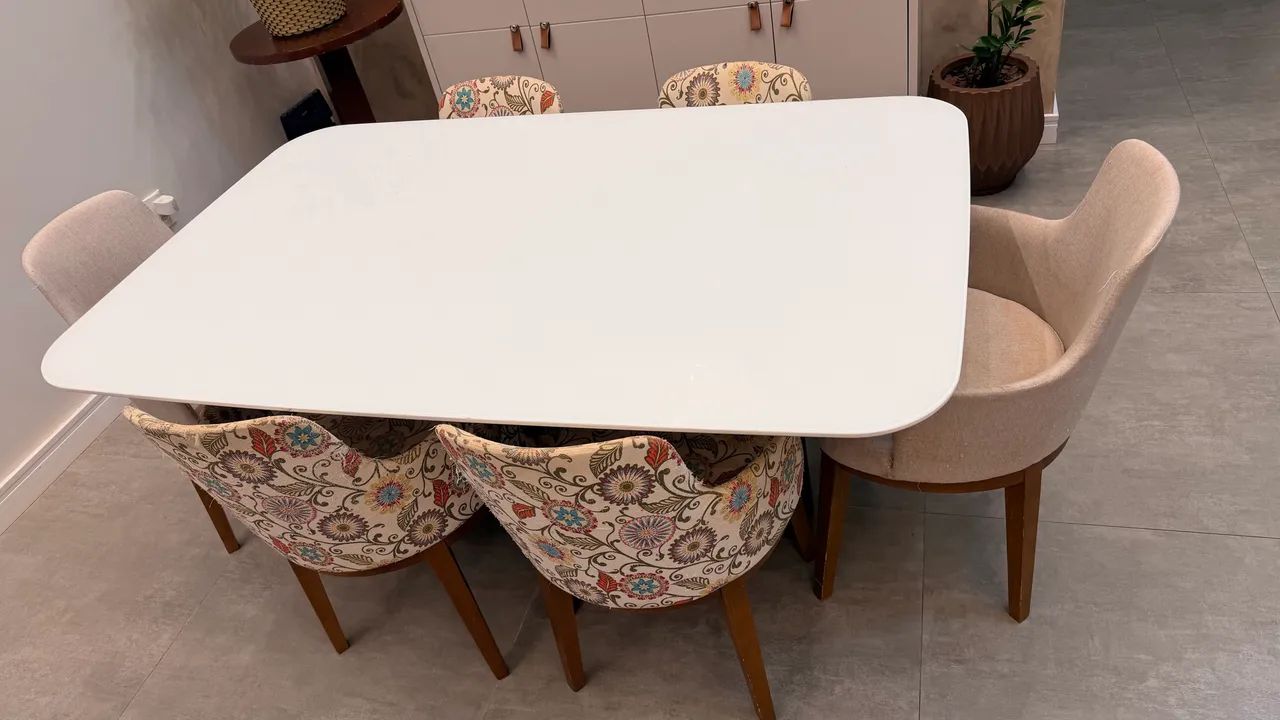Mesa com 6 cadeiras - Foto 2