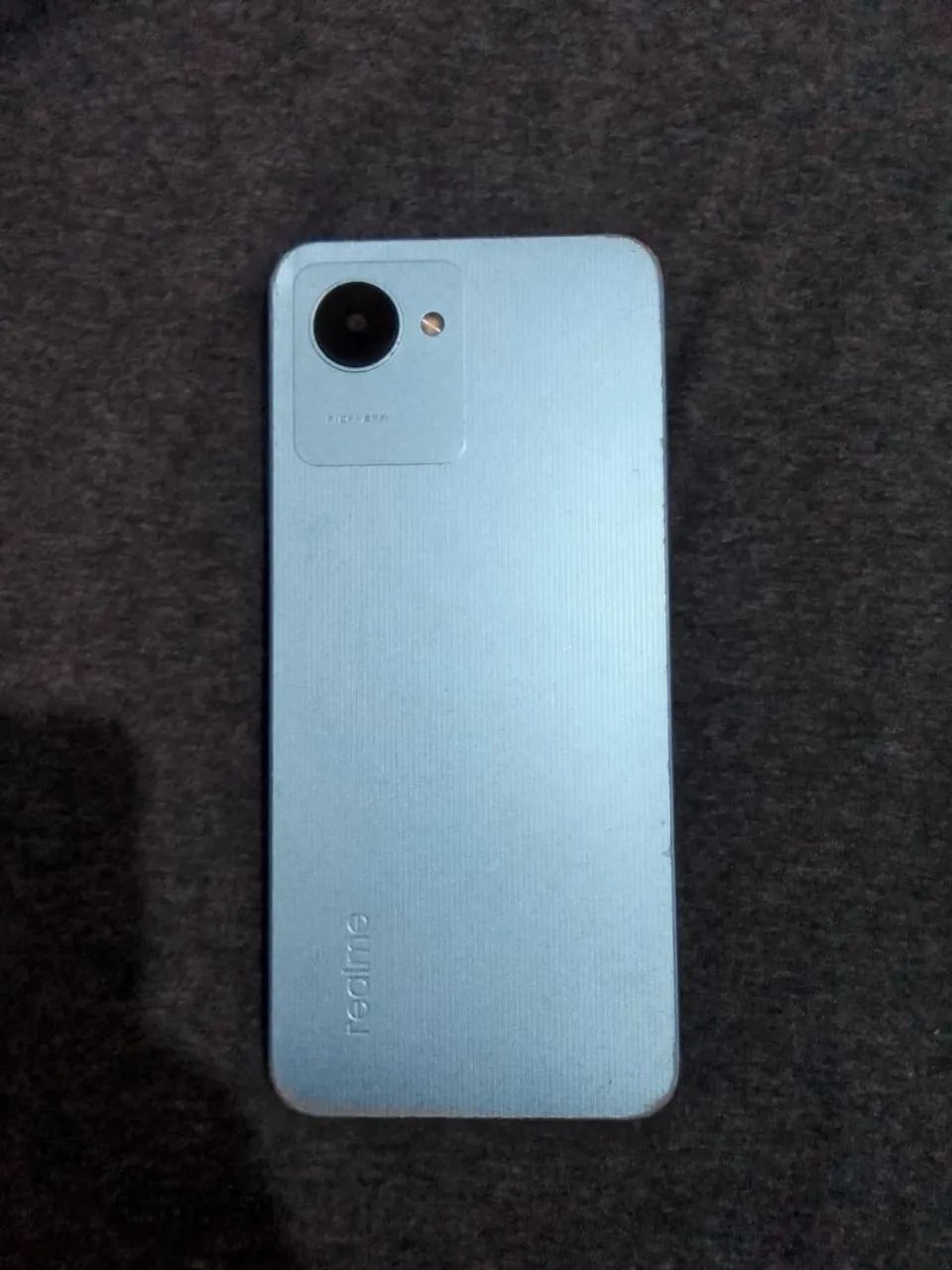 Realme c30s com marcas de uso