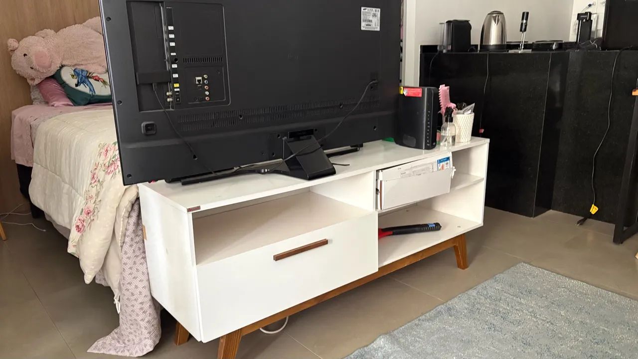 Vendo rack de Tv branca  - Foto 3
