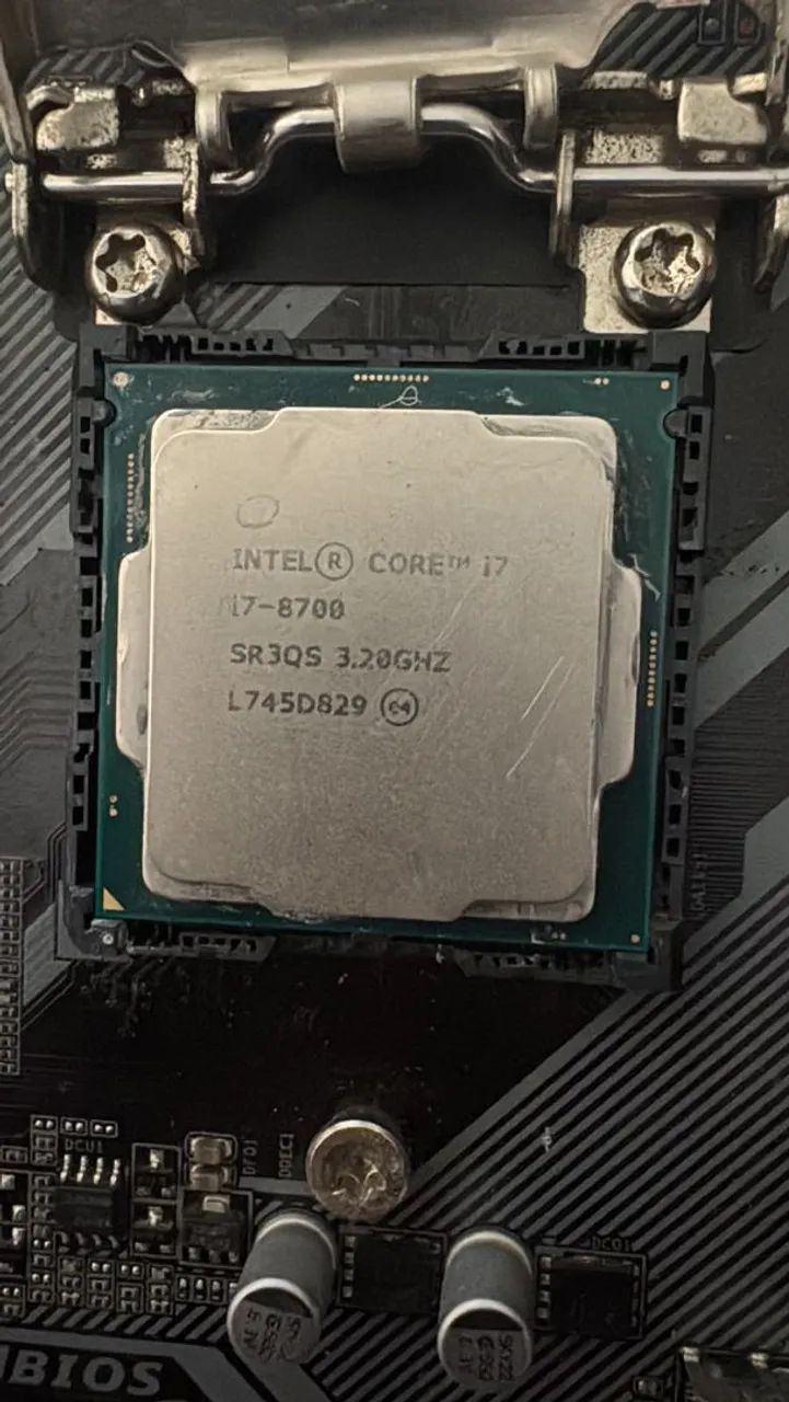 I7 8700