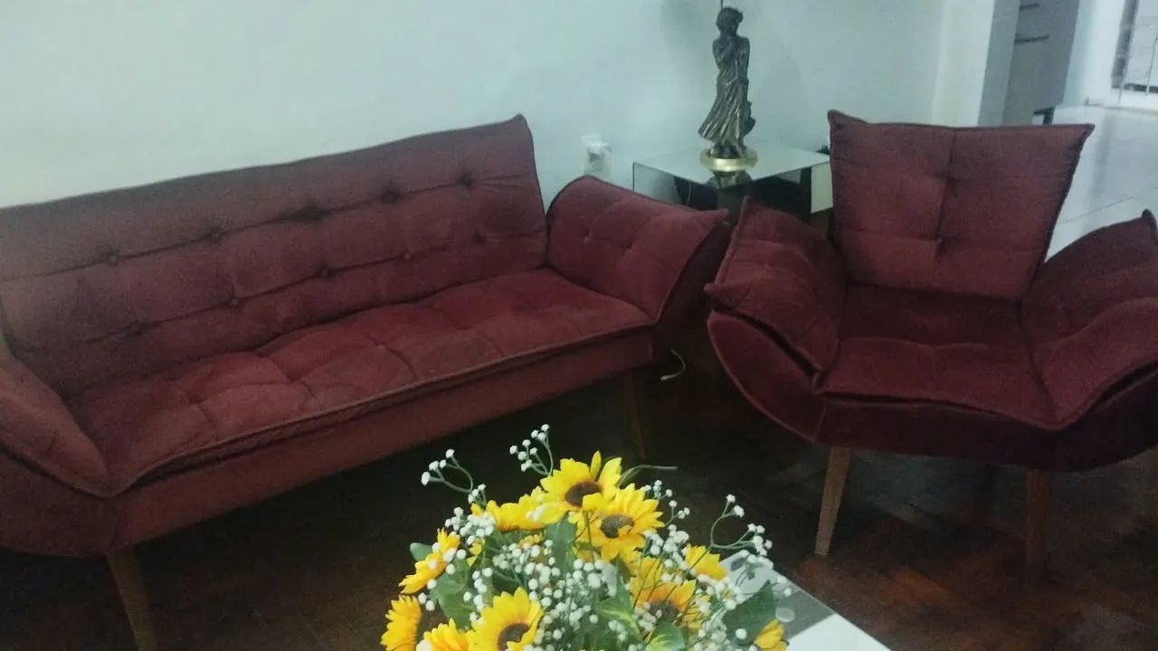 Jogo de sofá com duas poltronas 