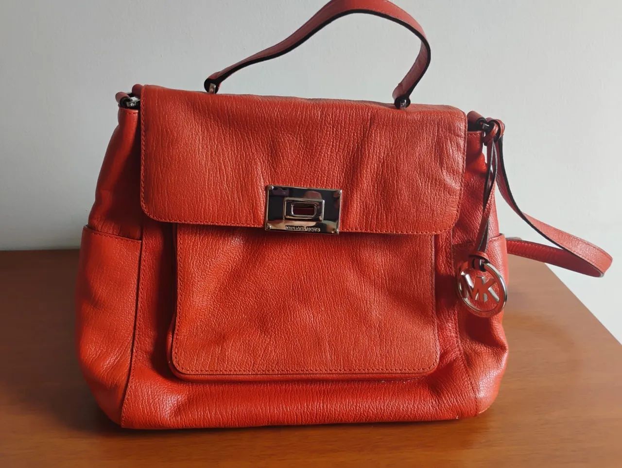 Bolsa Michael Kors Original cor alaranjado  - Foto 2