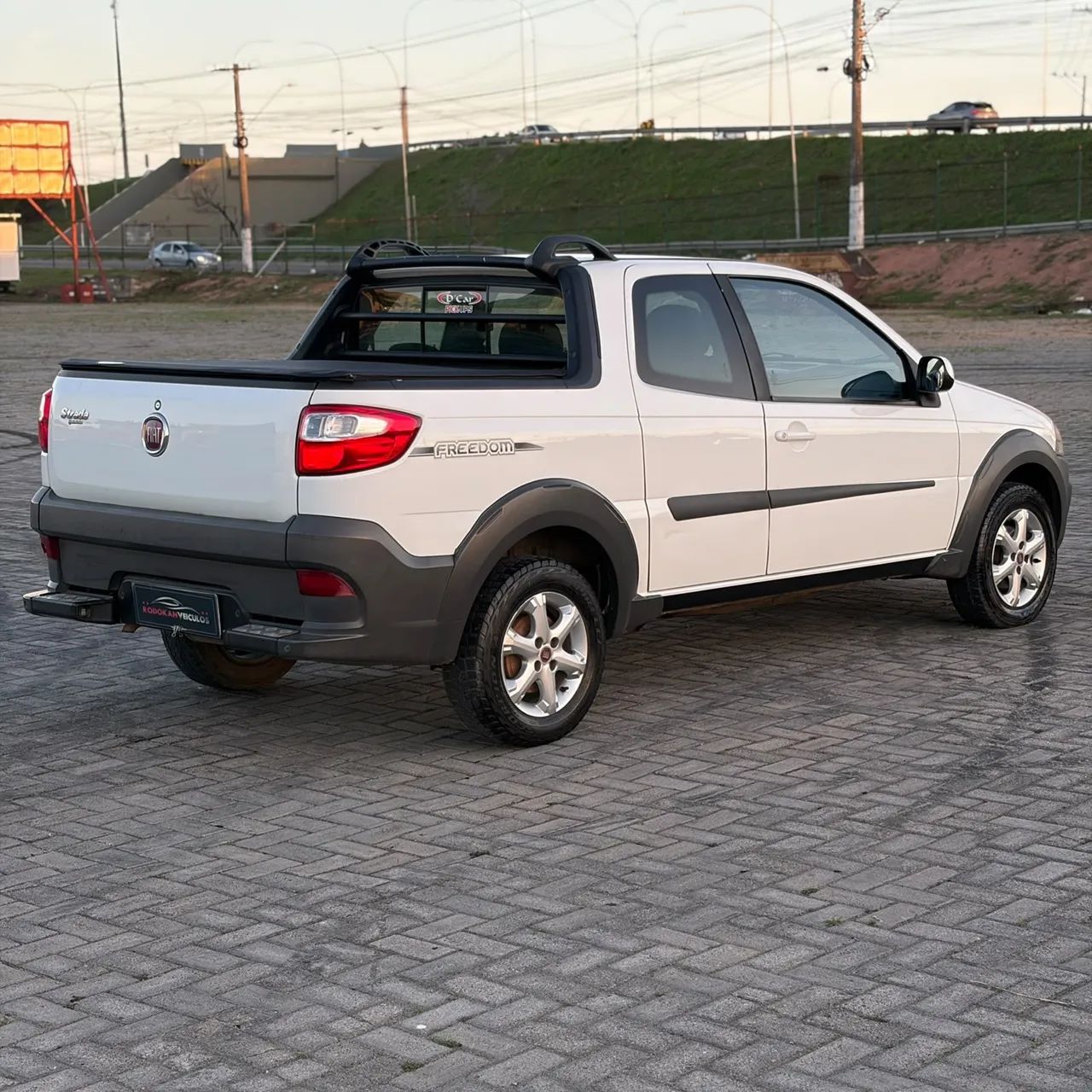 Fiat Strada Freedom 1.4 Flex 8V CD 2019 - Foto 2