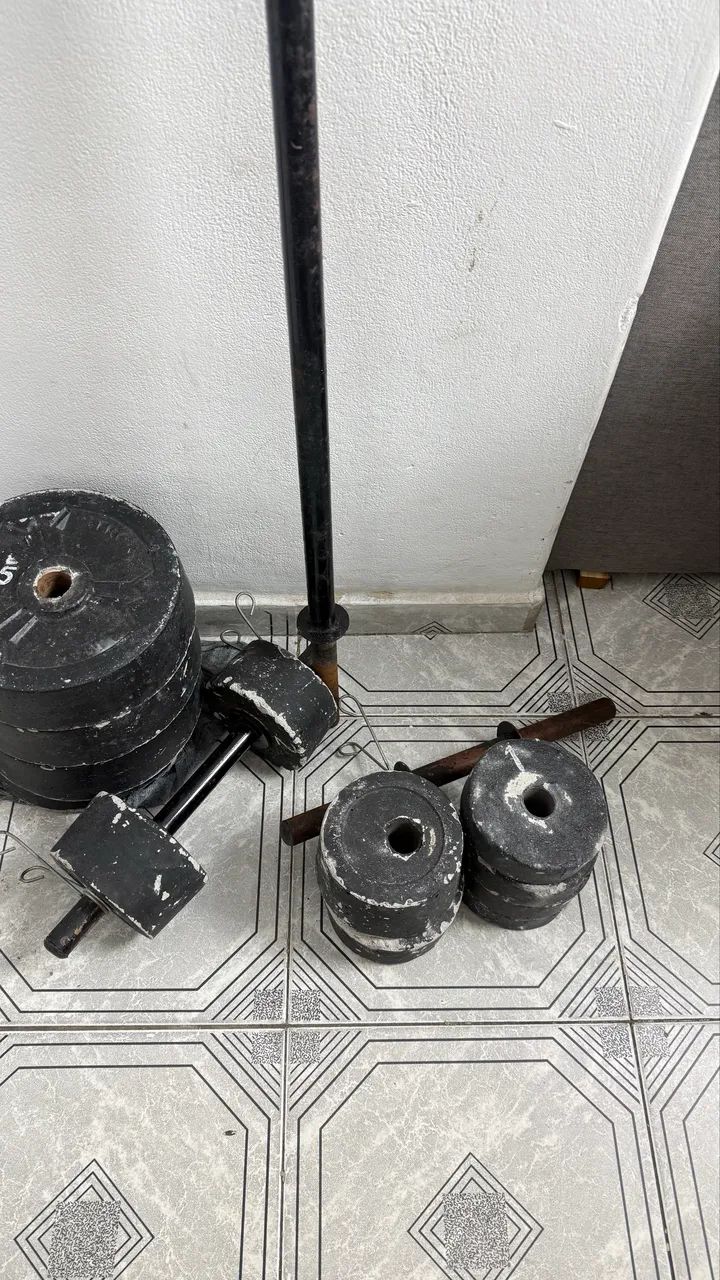 Halteres, anilhas e barras