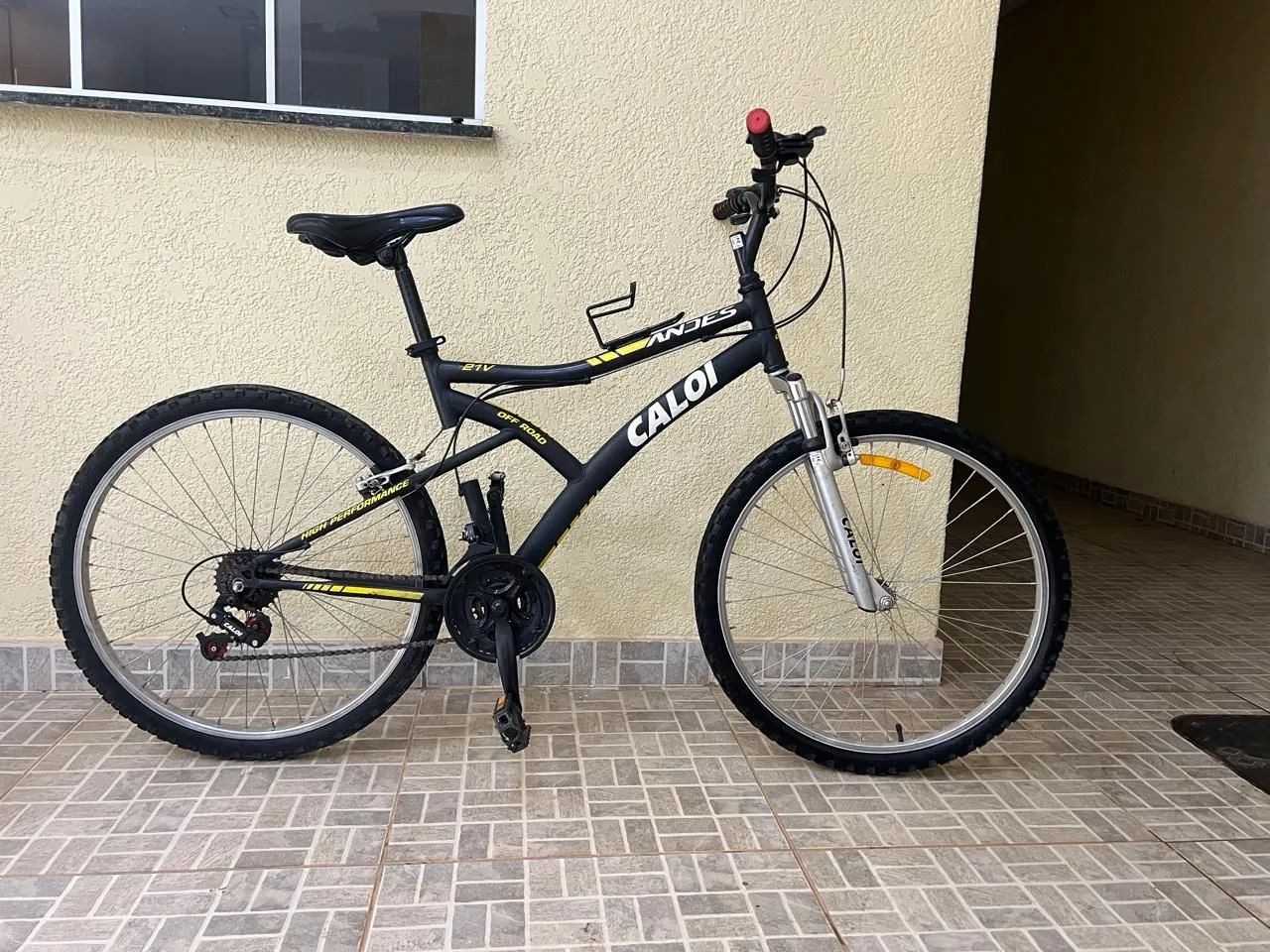 Bicicleta aro 26 bem conservada!!