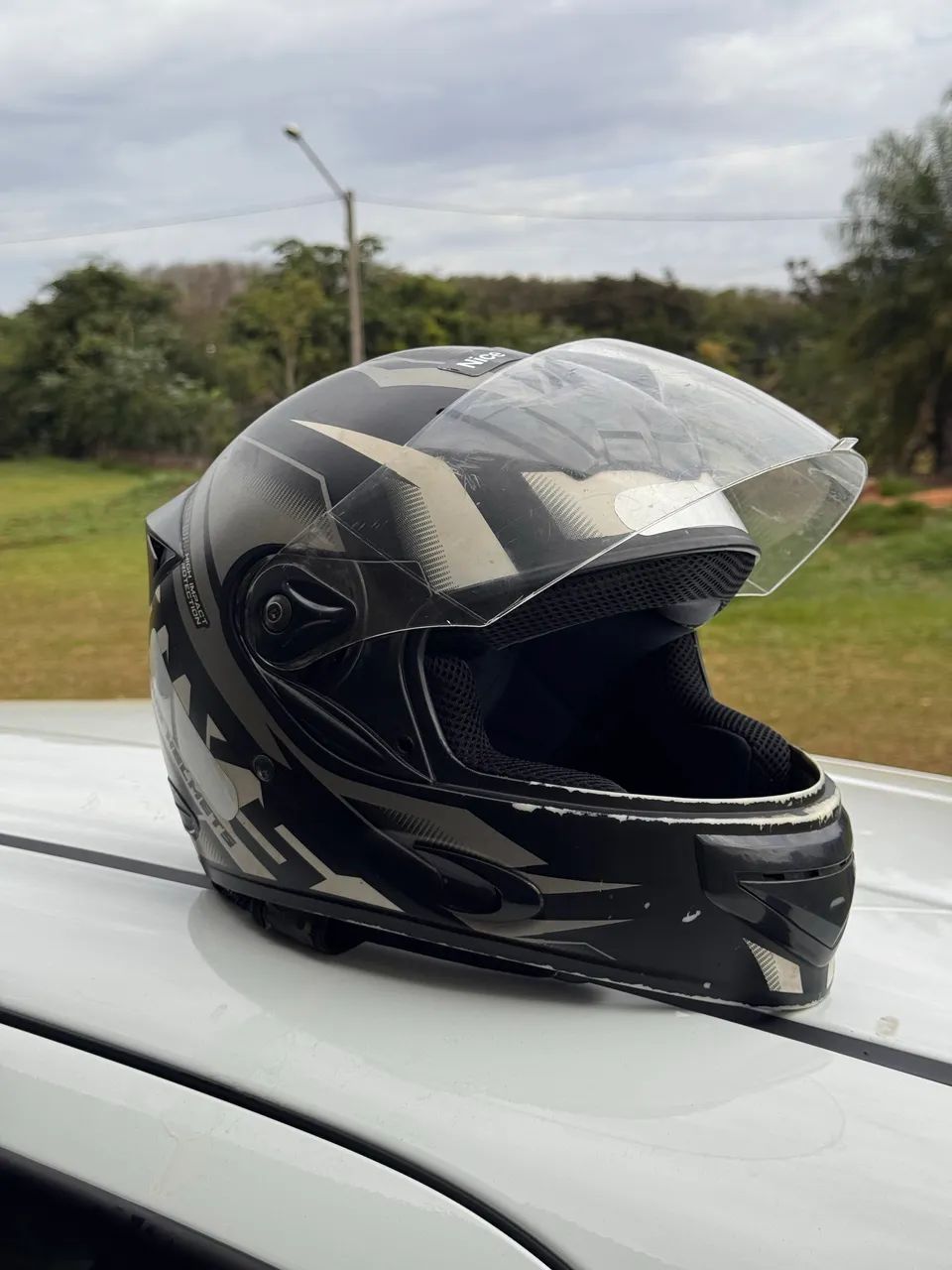 Capacete Cinza seminovo com ventilação - Foto 5