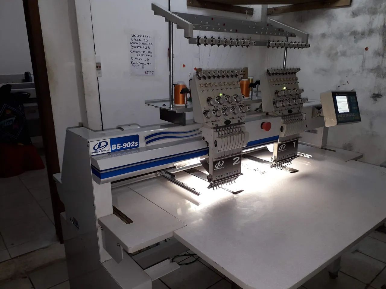 Maquina debordado de 2 cabeças  - Foto 2
