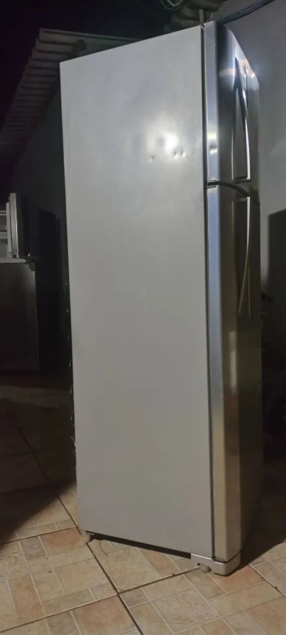 Geladeira Electrolux funciona perfeitamente  - Foto 4