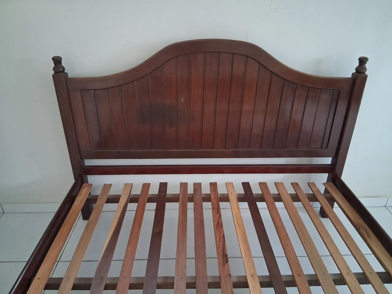 Cama de casal em jatobá queen