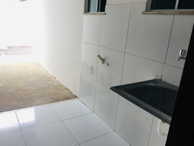 Linda casa com documentação grátis 2 quartos e 2 suites - Foto 10