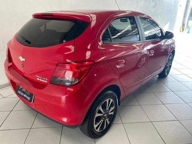 Onix 1.4 LTZ 2016 automático, segundo dono - Foto 4